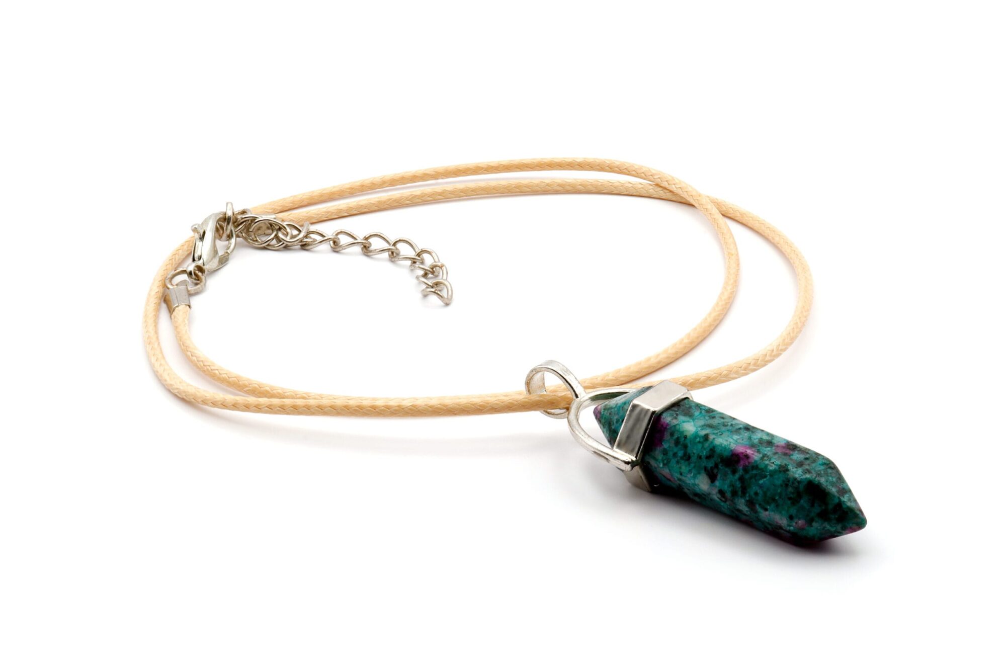 Jaspis, amuletas, natūralus akmuo, kristalas.